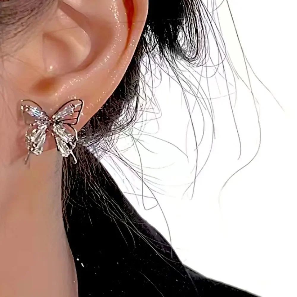 🔅🆕🔅 Elegant Butterfly Minimalist Simulated Zircon Silver Plated Earrings🦋🔅